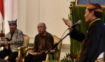 Panglima Kesultanan Tidore Kapitan Muhammad Ali Alting saat berbicara di njangsana antara para Raja dan Sultan se-Nusantara dengan Presiden Jokowi di Istana Kepresidenan Bogor, Kamis 4 Januari 2018