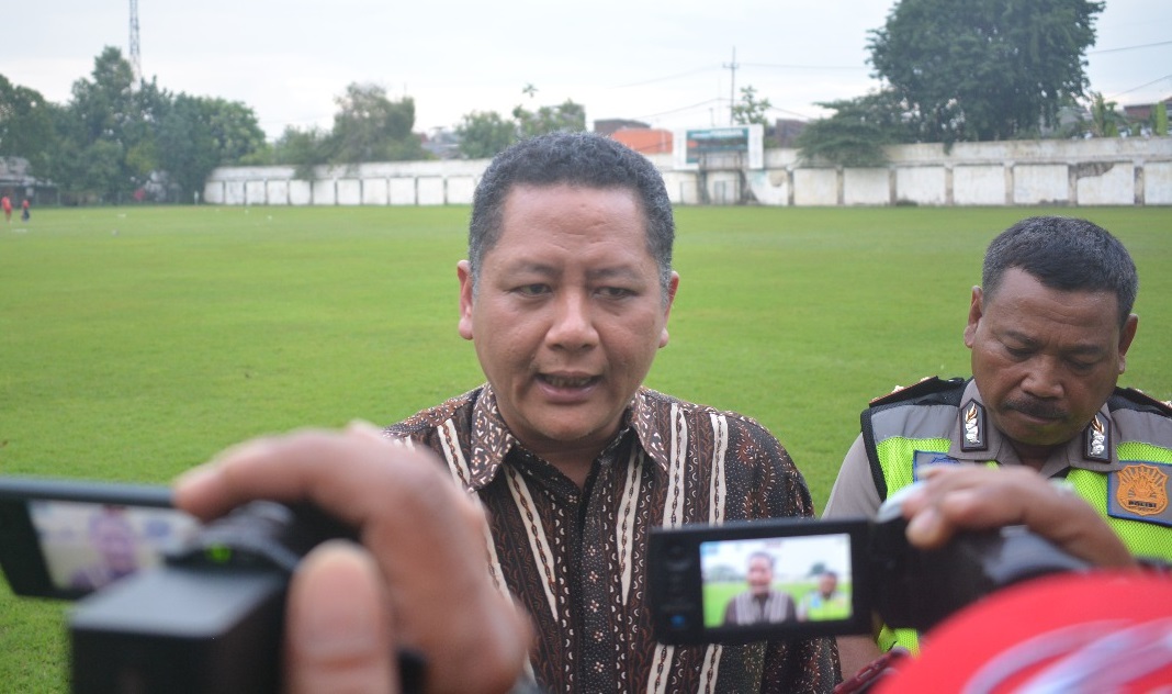 Wakil Wali Kota Surabaya, Wisnu Sakti Buana saat berkunjung ke Wisma Persebaya jalan Karanggayam, Surabaya. (foto: hrs/ngopibareng)