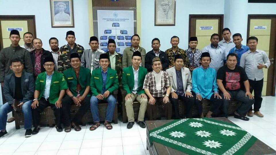 PEMUDA: Sejumlah kader muda GP Ansor dan Pemuda Muhammadiyah Jawa Tengah. (foto: ist)