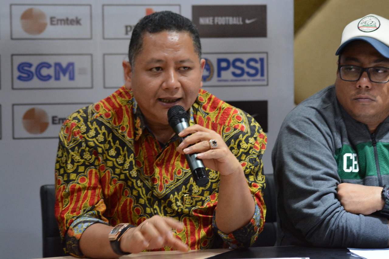 Panpel Piala Presiden 2018 di Surabaya, Wisnu Sakti Buana (kiri) mengaku akan siap menggelar turnamen tahunan di kotanya. (foto: hrs/ngopibareng)