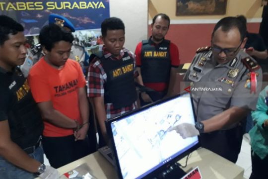 Pelaku yang membobol toko di TP 6 Surabaya diringkus polisi setelah menghabiskan uang ratusan juta dalam sebulan. 