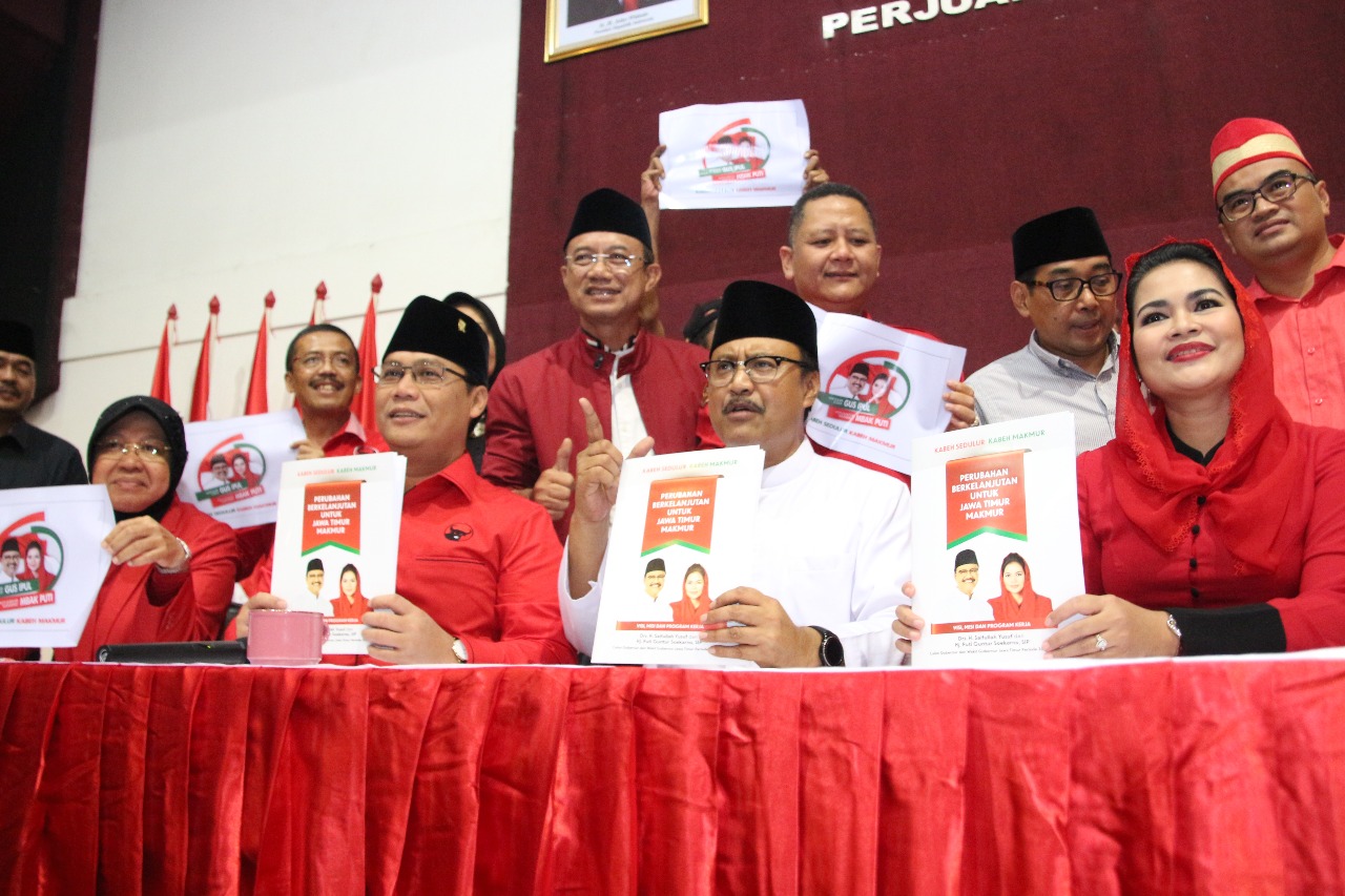 Pendaftaran Gus Ipul-Puti ke KPU Jawa Timur. (Foto : ngopibareng.id)