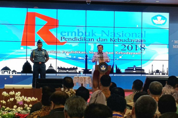 Wapres Jusuf Kalla saat memberikan pembekalan Rembuk Nasional Pendidikan dan Kebudayaan (RPNK) Tahun 2018 di Pusdiklat Kemendikbud Depok, Jawa Barat, Rabu