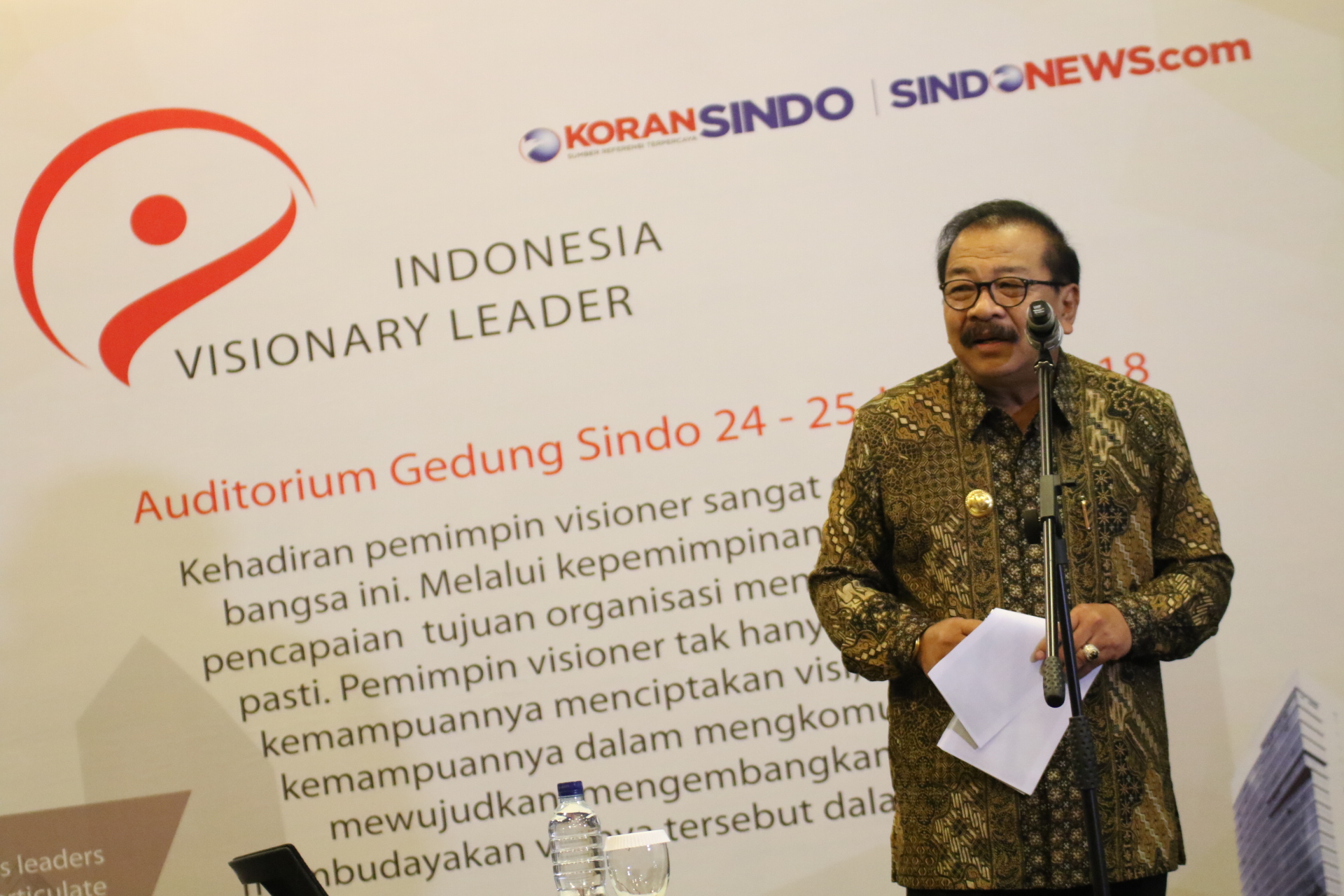 Gubernur Jatim dihadapan para panelis Indonesia Visionary Leader di Auditorium Gedung Sindo, Jl. Wahid Hasyim Jakarta Pusat, Kamis, 25 Januari 2018.