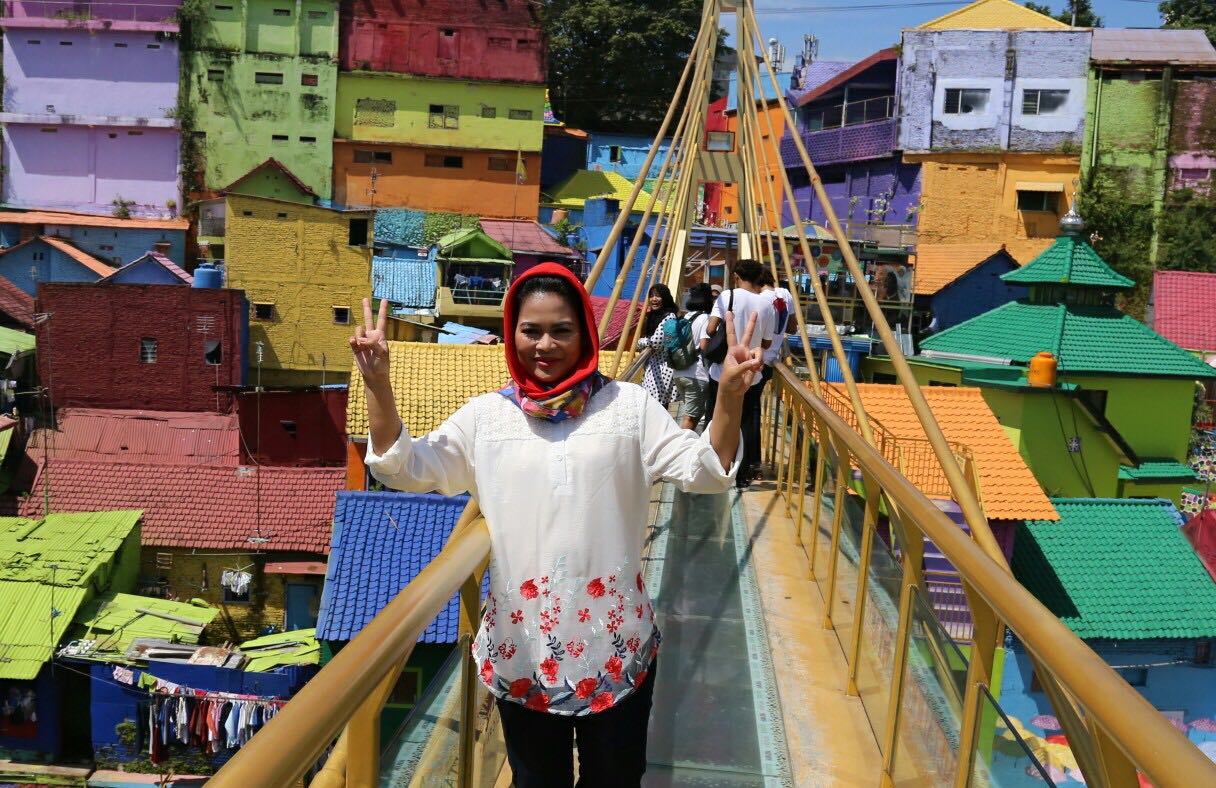 Puti Guntur Soekarno mengunjungi Kampung 3D dan Kampung Warna-Warni di Kota Malang, di pinggiran Sungai Brantas, Rabu, 21 Februari 2018 pagi. (Foto: Istimewa)