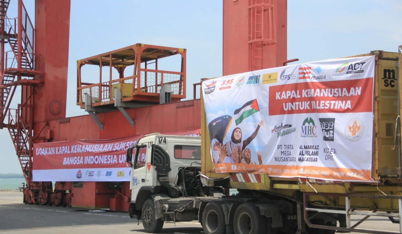Kapal Kemanusiaan Palestina resmi lepas jangkar dari Terminal Petikemas Surabaya, Rabu, 21 Februari 2018.