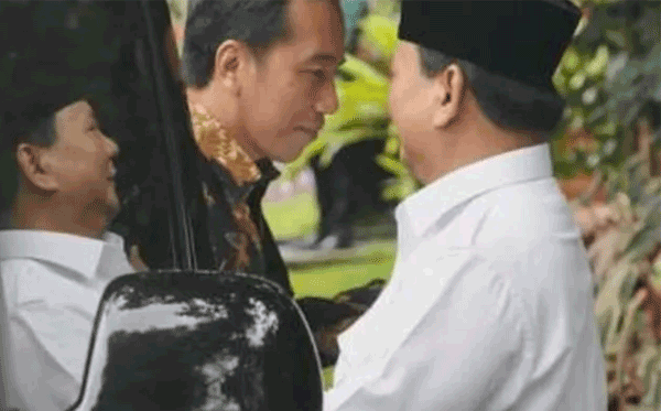 Presiden Jokowi disambut Prabowo Subianto di Hambalang, 2016 (Foto: Humas Setkab/Rahmat)
