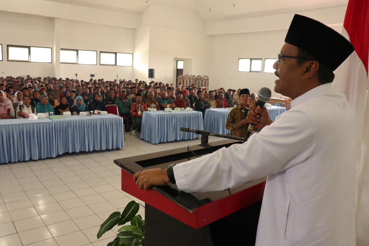 Gus Ipul hadir sebagai undangan untuk menyampaikan pandangannya terkait koperasi di Jawa Timur di RAT Tahun Buku 2017 Tahun Kerja 2018 Koperasi SAE Pujon, Kamis, 1 Maret 2018.