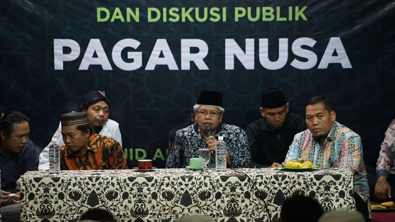MEDSOS: Sabrang Damar Panuluh (Noe Letto, kiri) pada Istighatsah dan Diskusi 'Politik dan Cyber: Menuju Medsosul Karimah' di Masjid PBNU, Jakarta Pusat.(foto:ist)