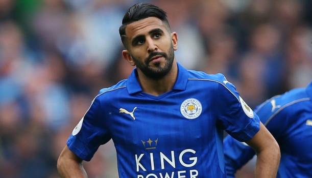 Gelandang Leicester City Riyad Mahrez, menampik spekulasi seputar masa depannya. (foto: Reuters)