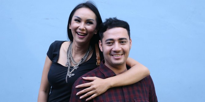 Kalina Oktarani bersama sang suami, Muhammad Hendrayan.