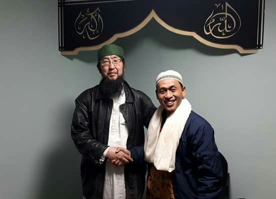 DAMAI: Iwai San yang bernama Muslim, Abdul Malik. Ia adalah seorang muallaf dari Negeri Sakura, bersama Gus Hayid. (foto: ist)
