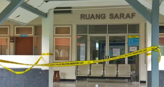 Ruang Syaraf Rumah Sakit Angkatan Laut (RSAL) Dr Ramelan, Surabaya yang roboh. (Foto: ngopibareng)