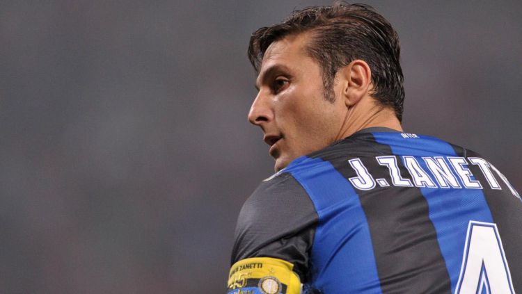 Javier Zanneti saat masih menyandang ban kapten Inter Milan. foto;ist