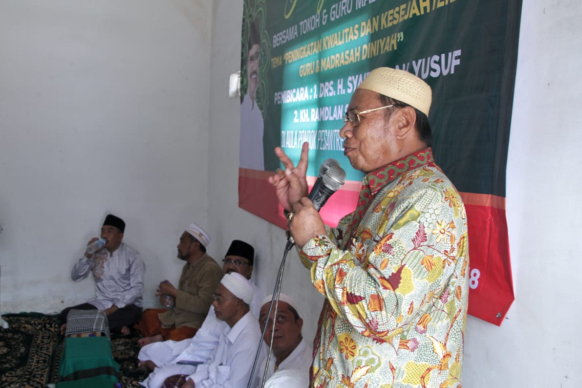 KH M Ramdhan Siradj, mendampingi kunjungan Gus Ipul di Sumenep Selasa, 27 Maret 2018. (Foto: Istimewa)