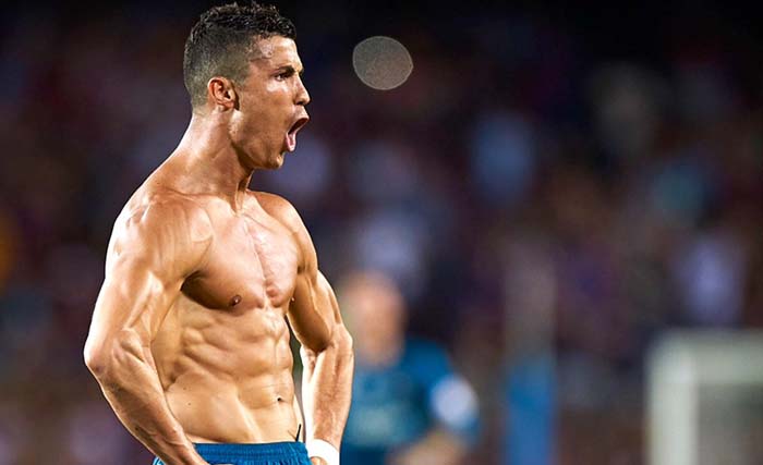 Tubuh Christiano Ronaldo yang bersih tanpa tatto setitik pun. (foto:sport1.mk)