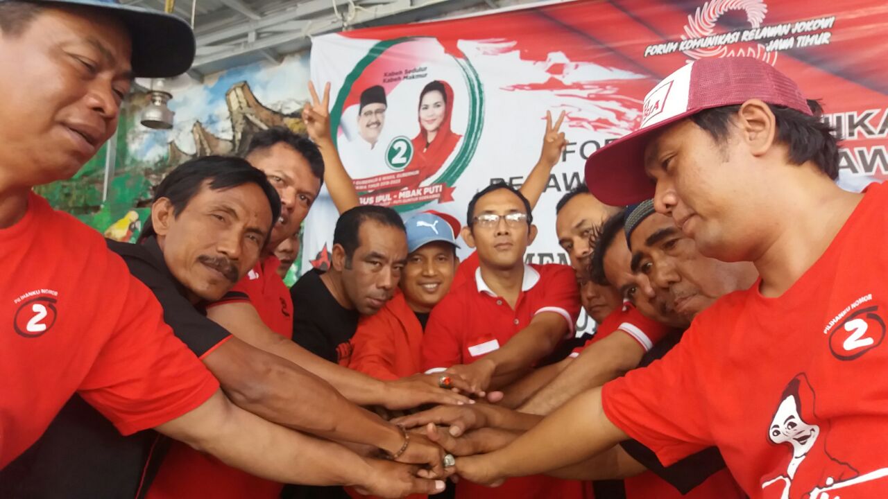 Forum Komunikasi Relawan Jokowi Jawa Timur terus berkonsolidasi memenangkan Calon Gubernur Saifullah Yusuf (Gus Ipul) dan Cawagub Puti Guntur Soekarno. (Foto: Istimewa)