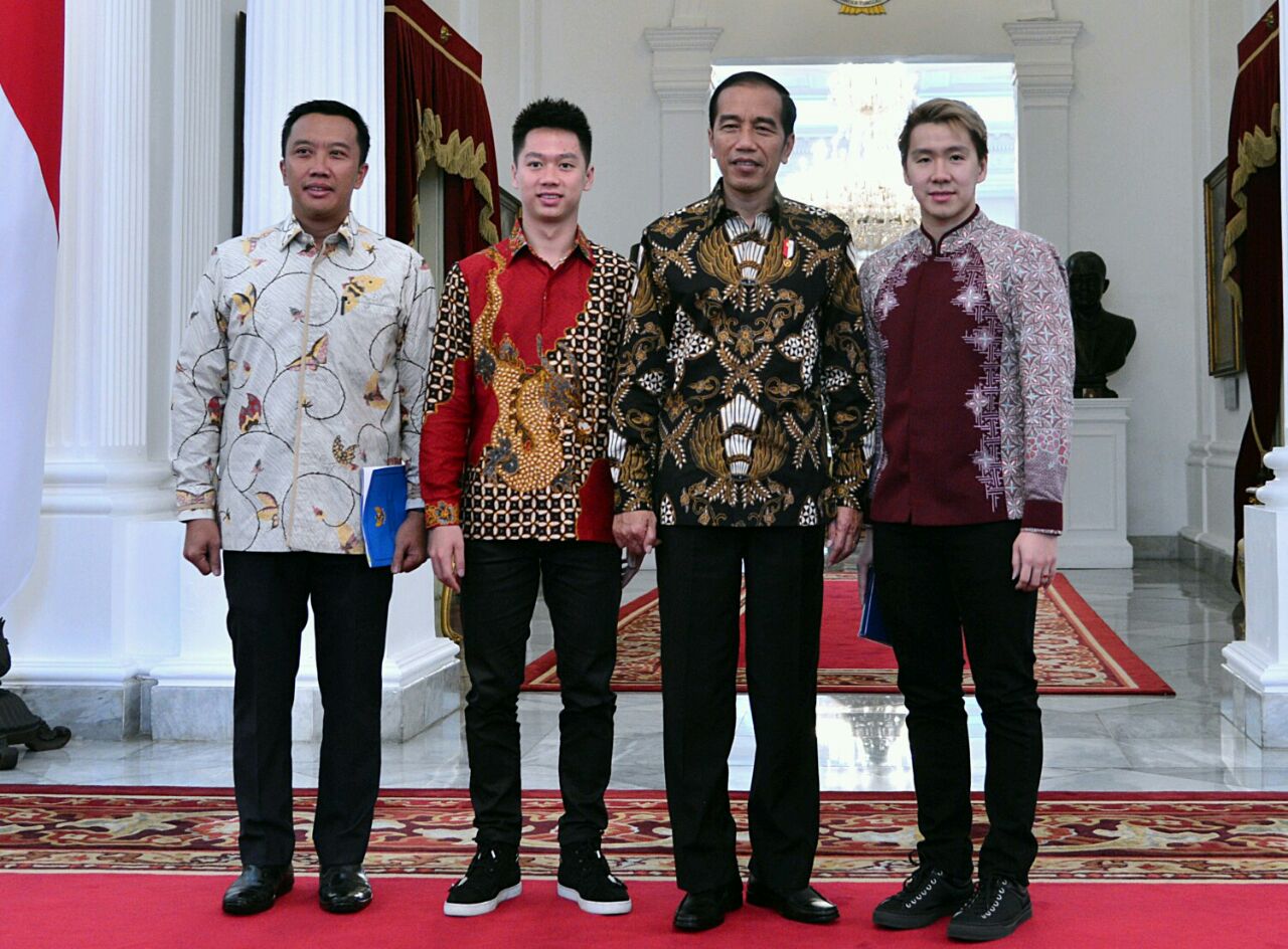 Kevin dan Marcus, diterima langsung oleh Presiden Joko Widodo, di Istana Merdeka, Jakarta. Senin, 2 April 2018, siang. (Foto: Biro Pers Setpres)