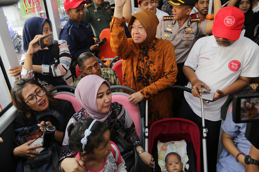 Wali Kota Surabaya, Risma saat peluncuran Suroboyo Bus. (Foto: frd/ngopibareng.id)