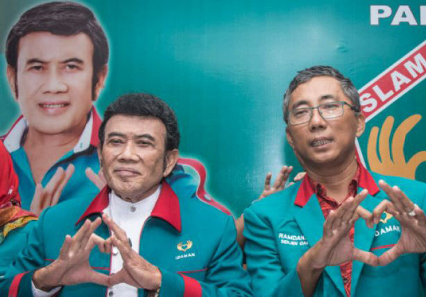 Ketua Umum Partai Idaman Rhoma Irama (kiri) bersama Sekjen Partai Idaman Ramdansyah (kanan) . (Foto: Antara)