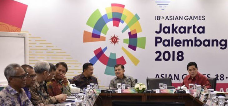 Wakil Presiden Jusuf Kalla (kedua kanan) didampingi Menpora Imam Nahrawi (ketiga kanan), Menkominfo Rudiantara (kelima kiri) dan Presiden INASGOC Erick Thohir (kanan) memimpin rapat persiapan Asian Games 2018 di Jakarta, Sabtu 25 Maret. (Foto: Antara)