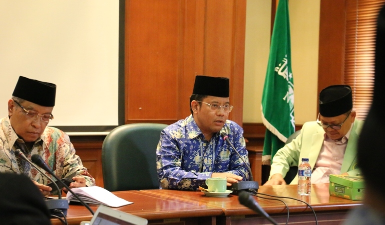 KAJIAN ISLAM: Kiai Said Aqil Siroj bersama Direktur Jenderal Pendidikan Islam Kemenag Kamaruddin Amin. (foto: ist) 