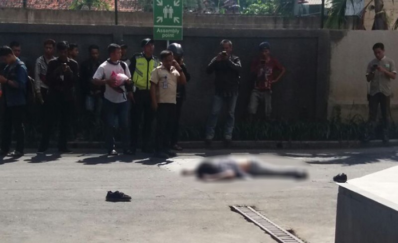 Seorang pria ditemukan tewas di area loading dock pusat perbelanjaan Tunjungan Plaza (TP) Surabaya, Rabu, 11 April 2018. 