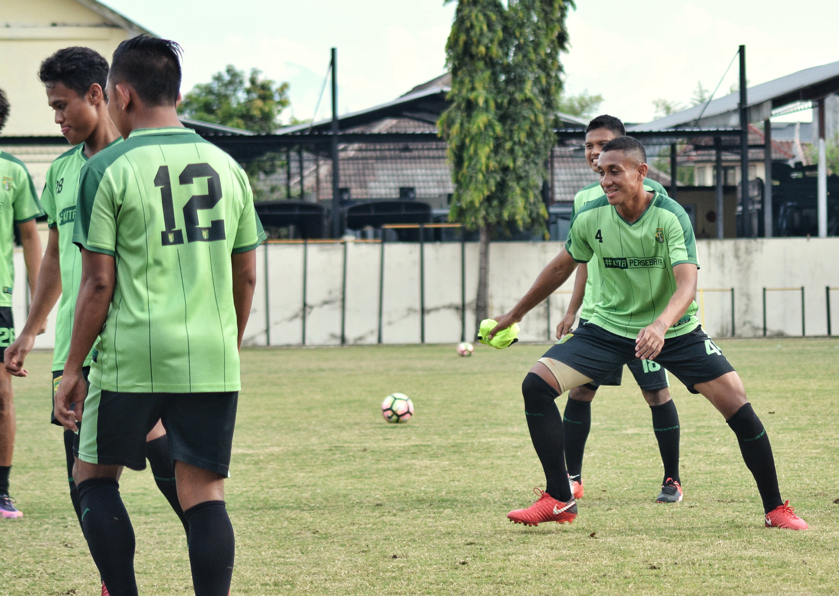 Pemain Persebaya, M. Syaifuddin yakin timnya mampu kalahkan Sriwijaya FC nanti malam. (foto: hrs/ngopibareng)