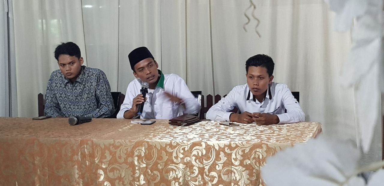 Peresmian posko penyalahgunaan PKH, di Ketintang, Surabaya, Kamis, 26 April 2018.