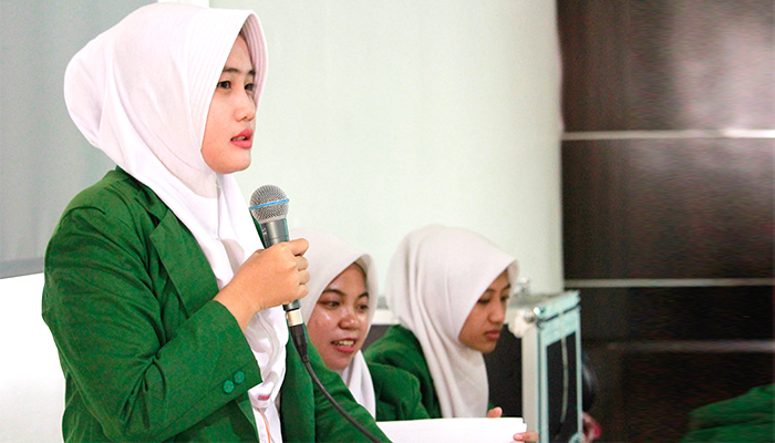 Suasana proses pembelajaran mahasiswa keperawatan dengan metode SCL di Universitas Nahdlatul Ulama Surabaya (UNUSA). (Foto: Humas UNUSA)