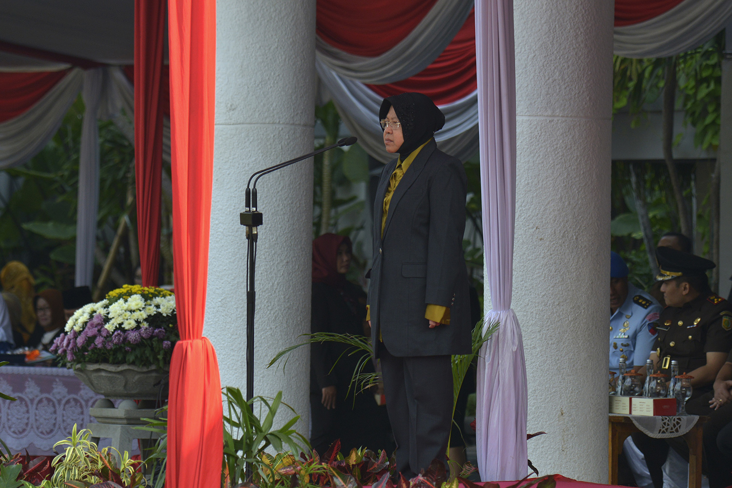 Wali Kota Surabaya saat memimpin upacara Hari Pendidikan Nasional, di Balaikota Surabaya, Rabu, 2 Mei 2018. 