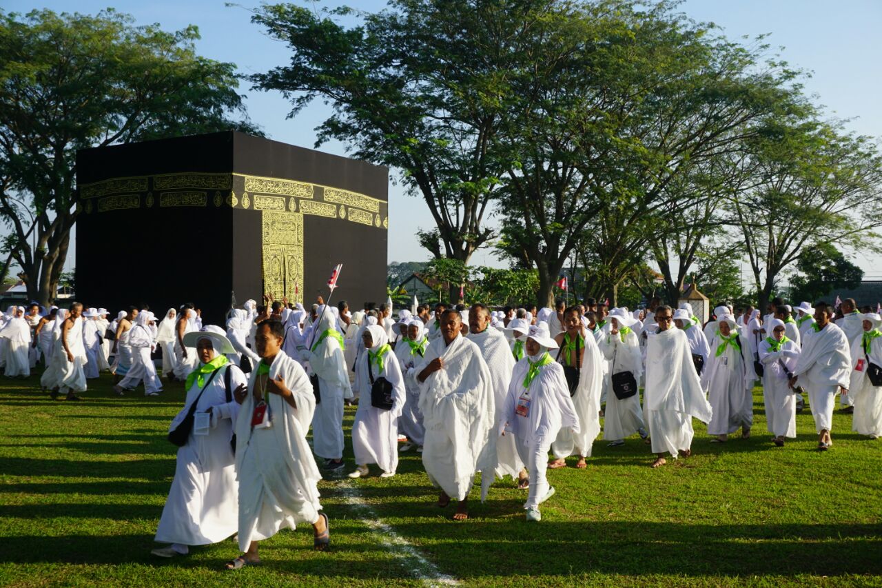 Manasik Haji berlangsung seminggu sekali di Gedung Graha Sandiya Kompleks Perumdin Semen Gresik, Tuban. (Foto: Ist)