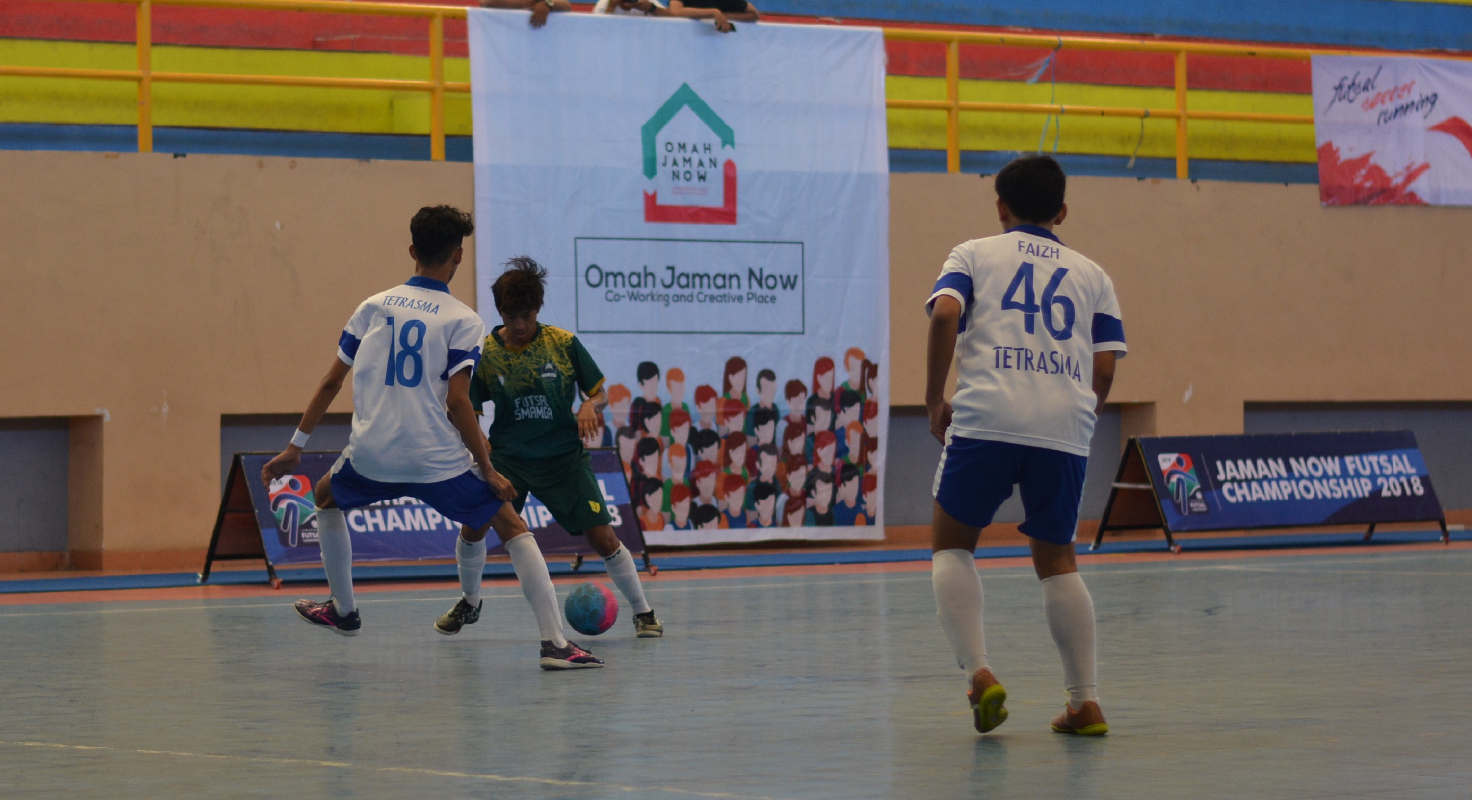 Omah Jaman Now (OJN) Futsal Championship 2018 resmi digelar di Gor Pertamina, Surabaya diikuti oleh 20 tim dari SMA se Surabaya. (foto: hrs/ngopibareng)