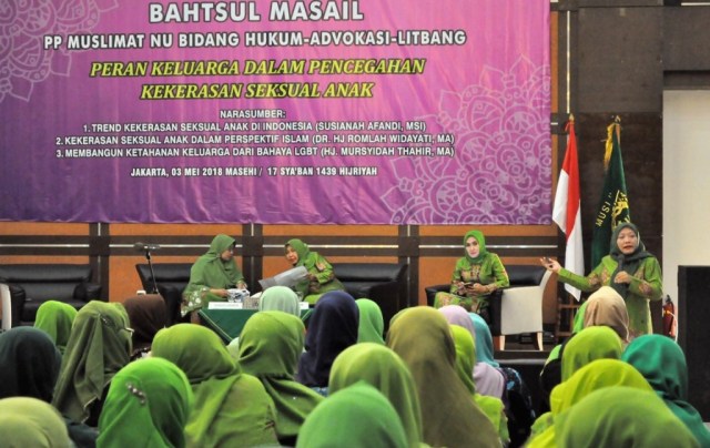 DIBAHAS: Bahtsul Masail Peran Keluarga dalam Pencegahan Kekerasan Seksual Anak yang digelar Pimpinan Pusat Muslimat NU, Jakarta. (foto: ist)