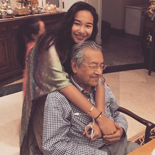 Meera Alyanna Mukhriz, cucu Mahathir Mohamad. foto: instagram/Meera Alyanna Mukhriz.
