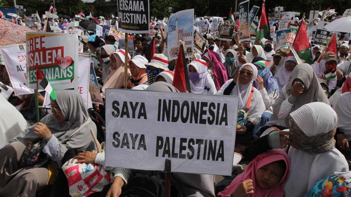 Massa Aksi Bela Palestina 115 di Monas, Jakarta Pusat.