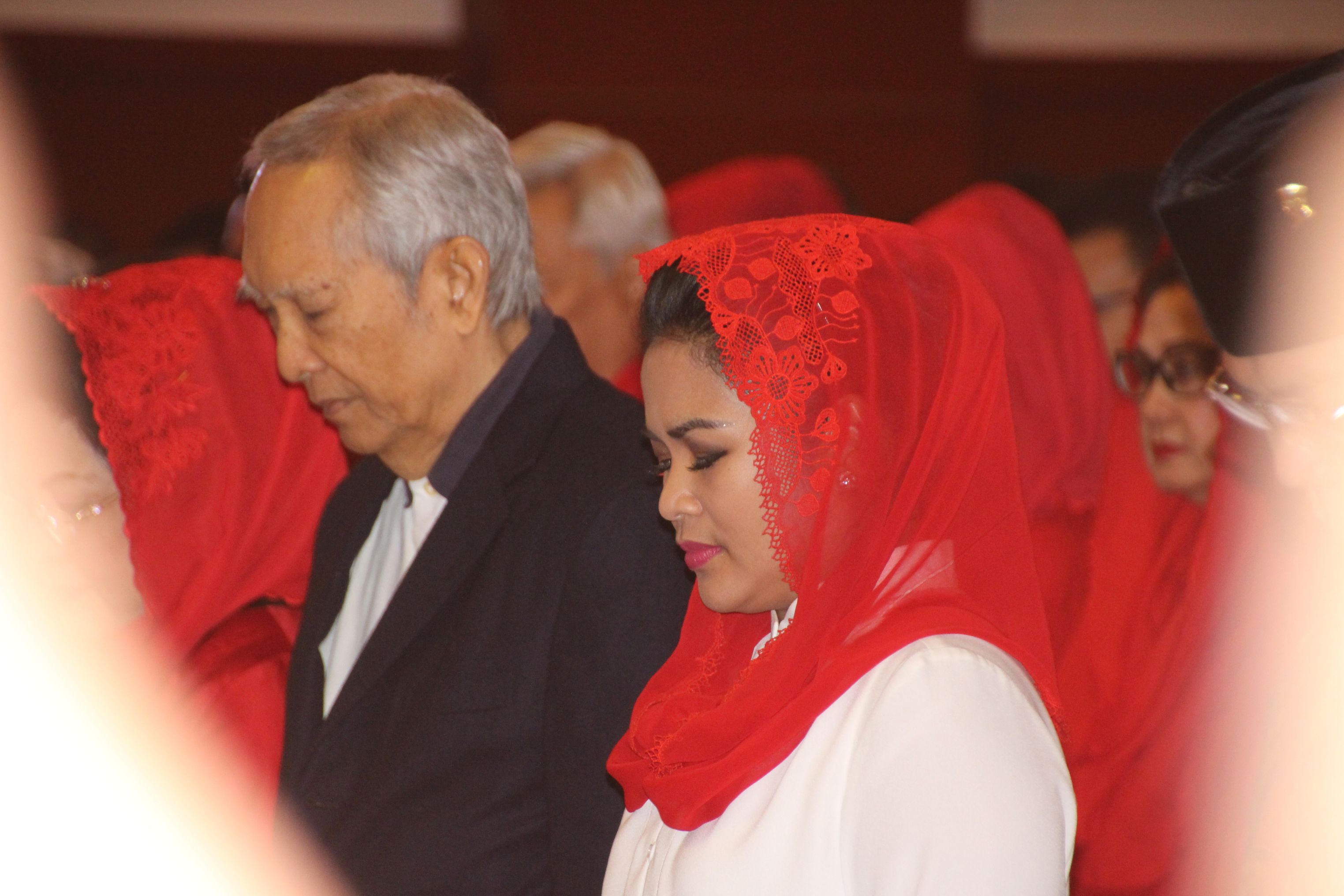 Guntur bersama Puti hadir di tengah ribuan Soekarnois, di Grand City Convention Center, Surabaya, Jumat, 11 Mei 2018. (foto: frd/ngopibareng.id)