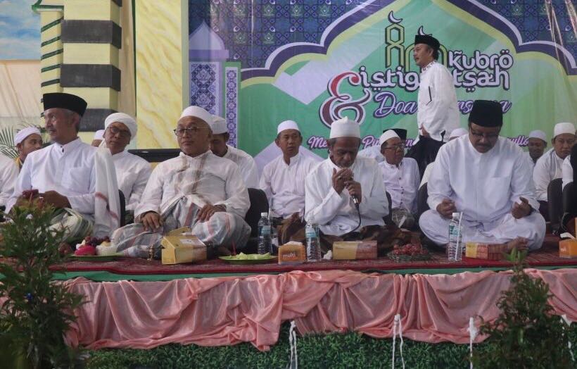 Calon Gubernur Jawa Timur nomor urut dua, Saifullah Yusuf (Gus Ipul), bersilaturrahmi dengan sejumlah kiai kharismatik Jawa Timur di Pasuruan, Senin, 14 Mei 2018.