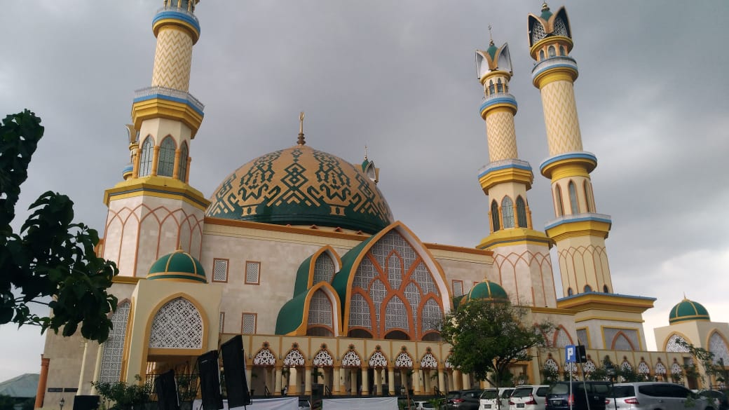 Megah dan Indahnya masjid Hubbul Wathan mewarnai nuansa NTB. foto:istimewa