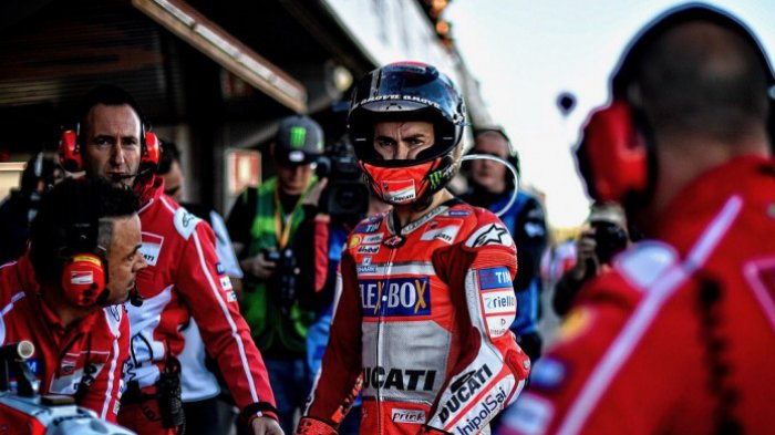 Pebalap Ducati Jorge Lorenzo mendapat tawaran gabung bersama Repsol Honda musim depan. (foto: MotoGP)