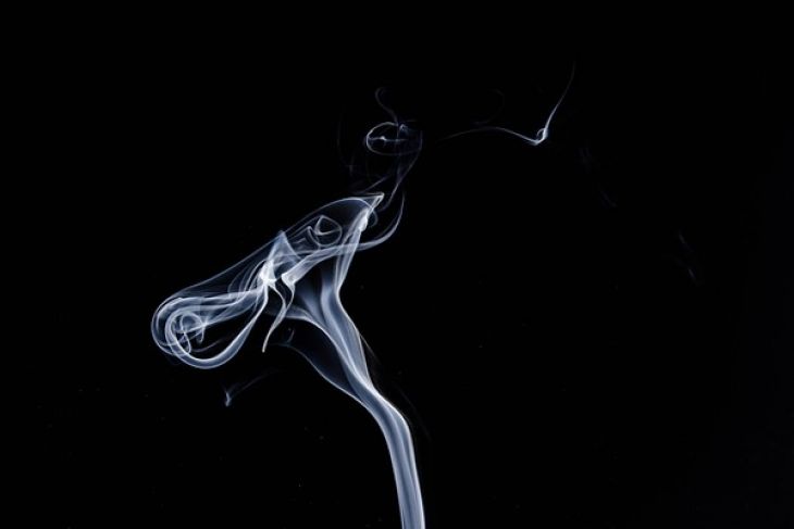 Ilustrasi asap rokok. (Foto: Pixabay)