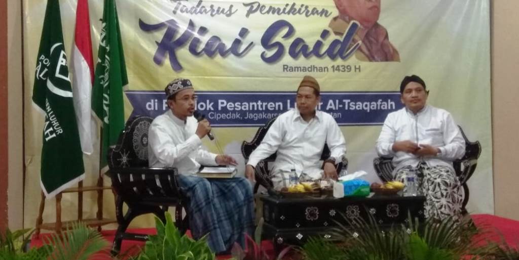 Ulil Abshar-Abdalla dalam pengajian di Pesantren Luhur Al-Tsaqafah Cipedak, Jagakarsa, Jakarta Selatan. (foto: ist)