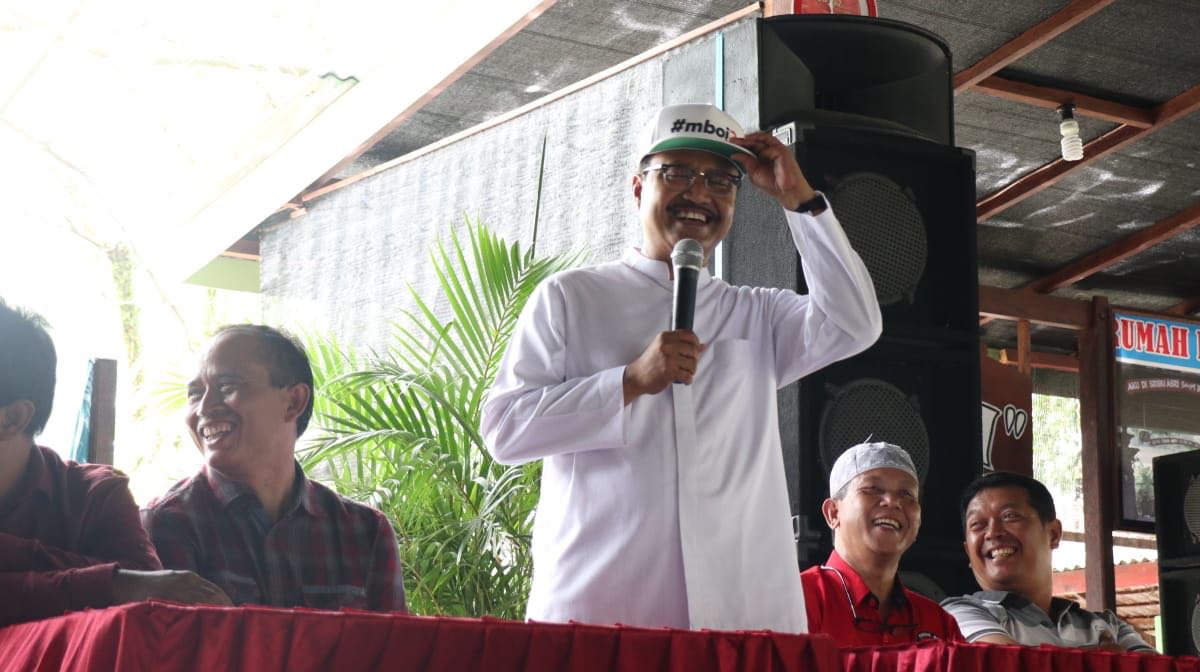 Gus Ipul saat bertemu dengan Lembaga Masyarakat Desa Hutan (LMDH) Kabupaten Kediri, Minggu, 27 Mei 2018. 