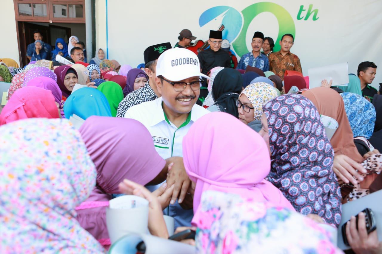 Calon Gubernur Jawa Timur Saifullah Yusuf (Gus Ipul) memaparkan program “Nutrisi Makmur” saat bertemu dengan ribuan perempuan di Banyuwangi, Rabu, 30 Mei 2018. 