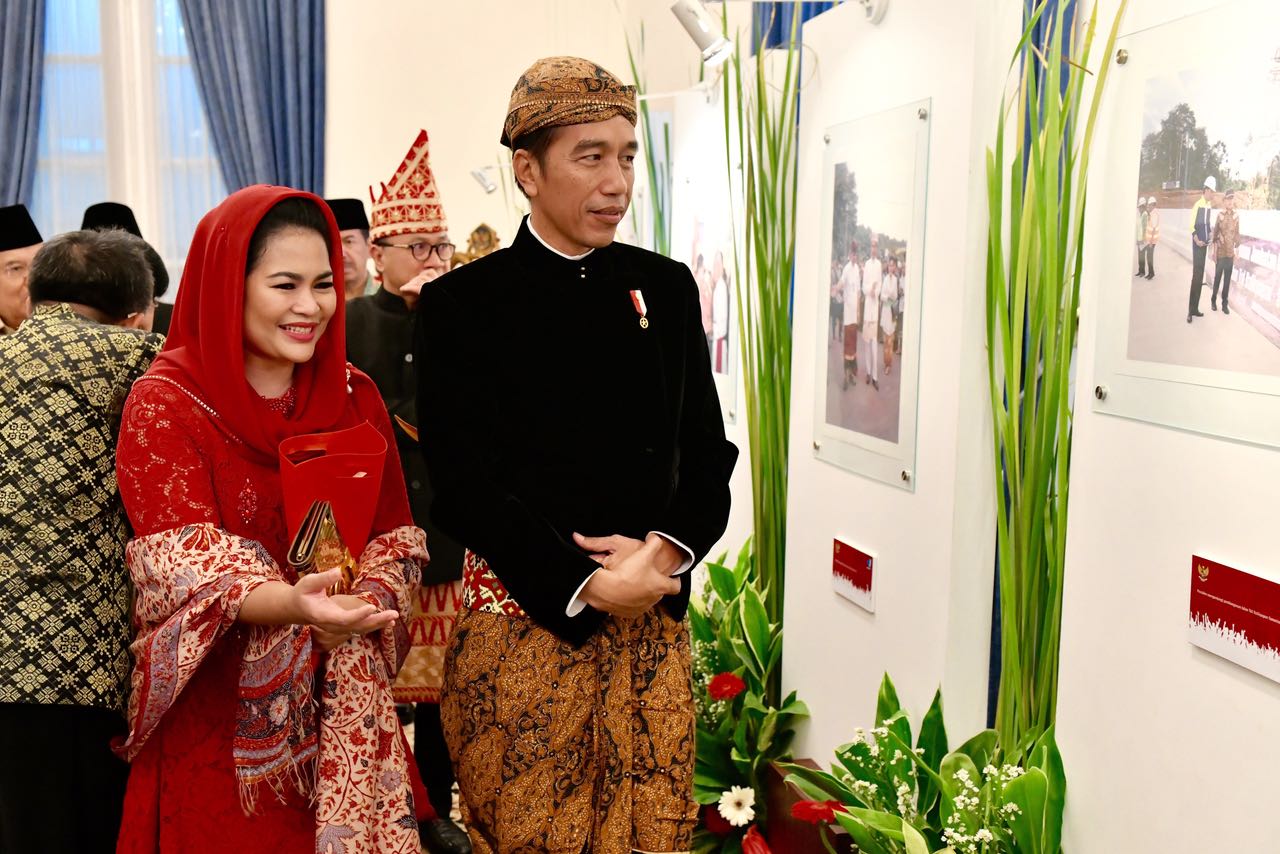 Calon Wakil Gubernur Jawa Timur Puti Guntur Soekarno menghadiri peringatan Hari Lahir Pancasila, yang dipimpin Presiden Joko Widodo, di depan Gedung Pancasila Kantor Kementerian Luar Negeri, Jakarta, Jumat, 1 Juni 2018.