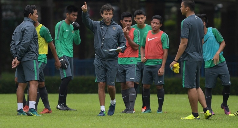 Pelatih  tim nasional U-23 Indonesia Luis Milla. (foto: antara)
