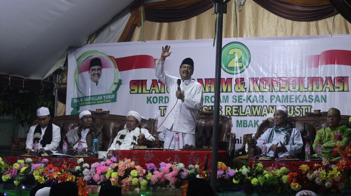 Calon Gubernur Jawa Timur nomor urut dua, Saifullah Yusuf hadir pada acara silaturrahim bersama relawan di Pamekasan, Minggu, 3 Juni 2018, malam.