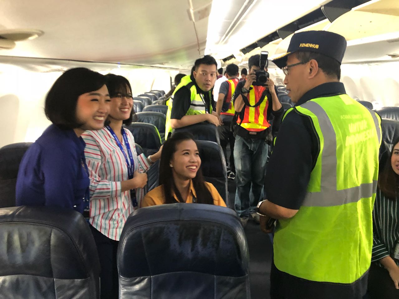Ramp check oleh Menteri Perhubungan Budi Karya Sumadi terhadap awak kabin Lion Air beberapa waktu lalu.