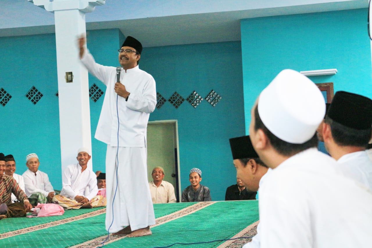 Gus Ipul saat acara temu relawan di Pondok Pesantren Al Falah, Lebak, Pasuruan, Minggu, 10 Juni 2018. 