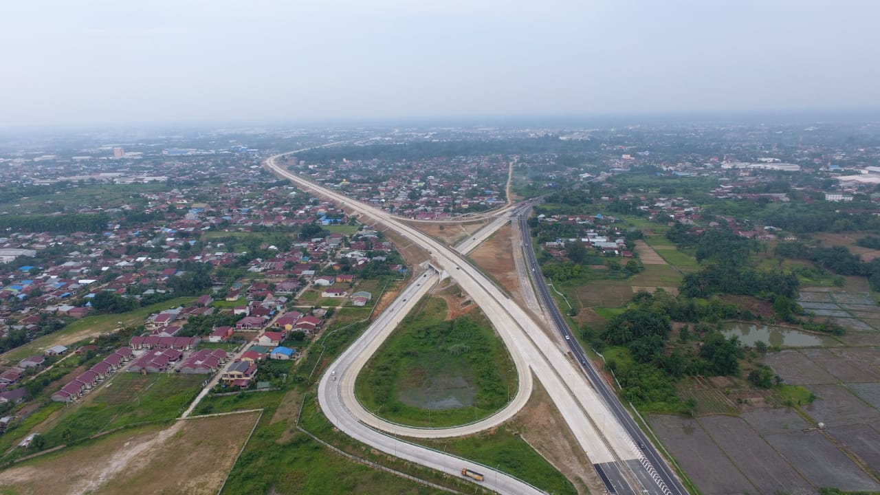 Jalan Tol Medan-Kualanamu-Tebing Tinggi (MKTT) Seksi I Simpang Susun (SS) Tanjung Morawa-SS Parbarakan dibuka sebagai jalur fungsional untuk arus mudik/balik lebaran 2018, Senin 11 Juni 2018. (Foto: Dok. PUPR)